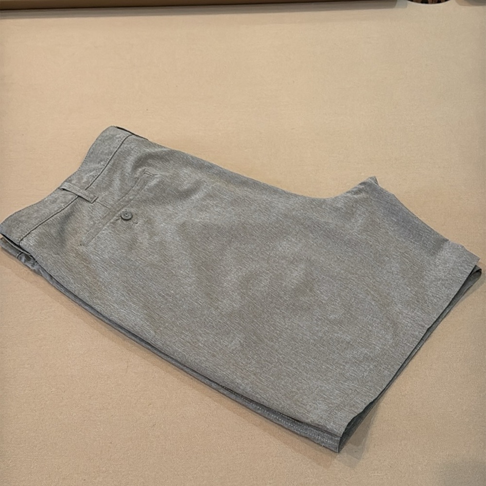 Croft & Barrow men’s shorts size 44 price is firm